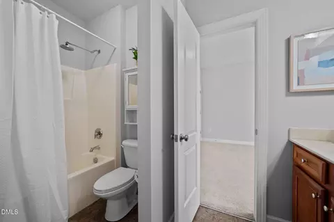 Bath - 66 Bannerview Dr, Garner, NC 27529 photo 4 of 4