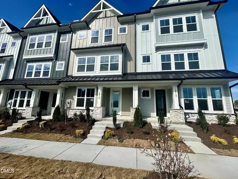 2415 Adrift Rd, Fuquay Varina, NC 27526