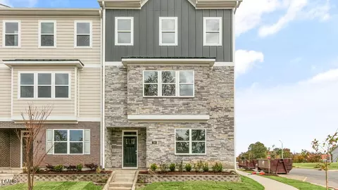 907 Washington St, Fuquay Varina, NC 27526