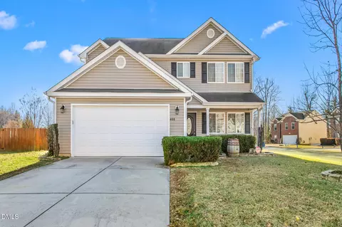 400 Walnut Crossing Dr, Whitsett, NC 27377