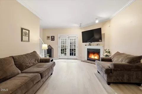 6152 Loch Laural Ln, Raleigh, NC 27613