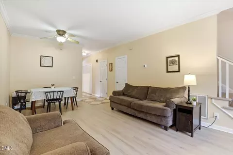 6152 Loch Laural Ln, Raleigh, NC 27613