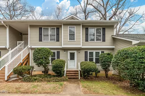 121 Westview Dr #27, Carrboro, NC 27510