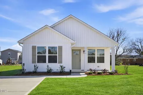 232 Rae St, Warsaw, NC 28398