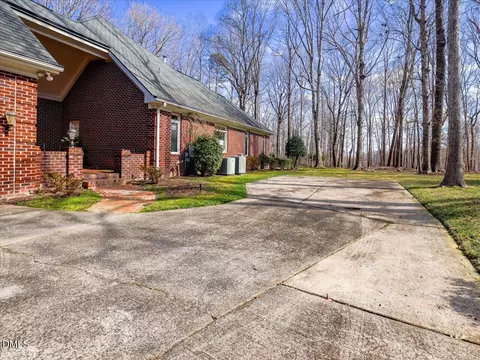 Exterior - 305 Sutherland Ct, Durham, NC 27712 photo 8 of 16