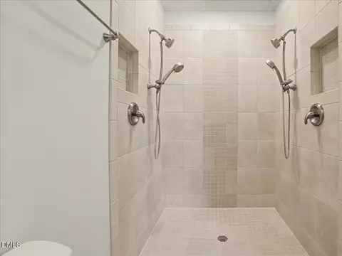 Bath - 305 Sutherland Ct, Durham, NC 27712 photo 4 of 4