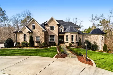 1528 Eglantyne Ct, Raleigh, NC 27613