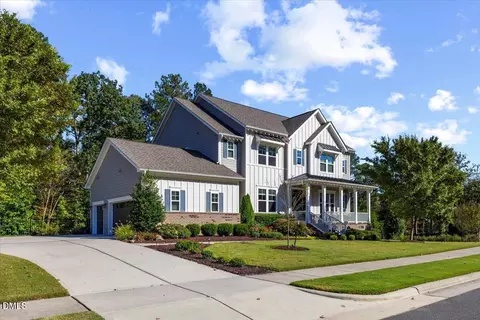 716 Peninsula Forest Pl, Cary, NC 27519