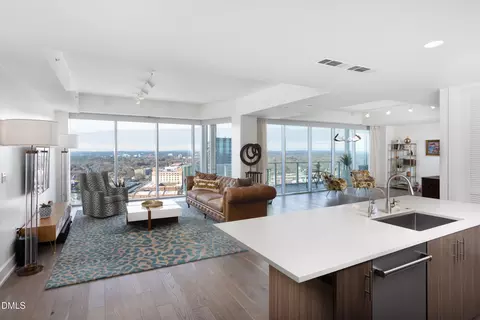 110 N Corcoran St #2502, Durham, NC 27701