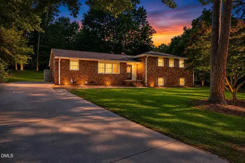3726 Swift Dr, Raleigh, NC 27606