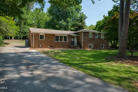 3726 Swift Dr, Raleigh, NC 27606
