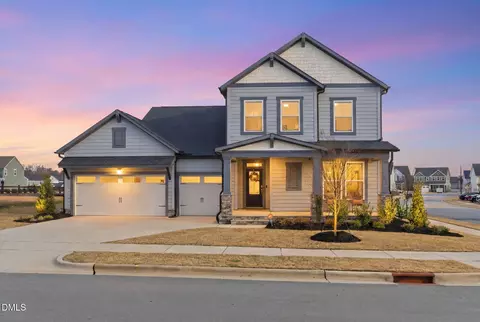 35 Welcome Dr, Fuquay Varina, NC 27526