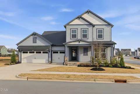 35 Welcome Dr, Fuquay Varina, NC 27526