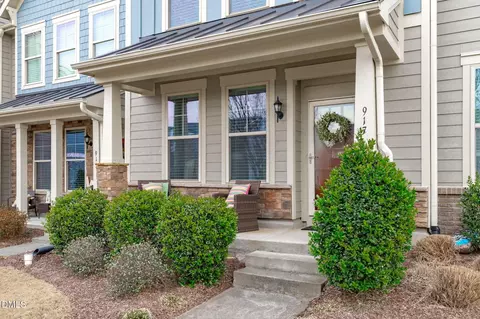 917 Ambergate Sta, Apex, NC 27502