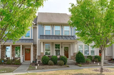 917 Ambergate Sta, Apex, NC 27502