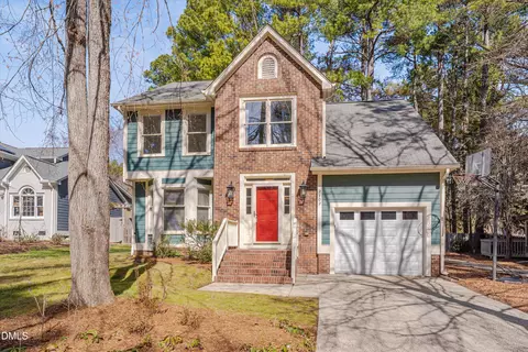 2102 Pathway Dr, Chapel Hill, NC 27516