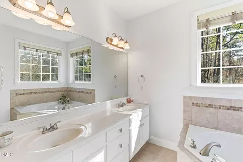 Bath - 7605 Double E Ct, Raleigh, NC 27613 photo 2 of 4