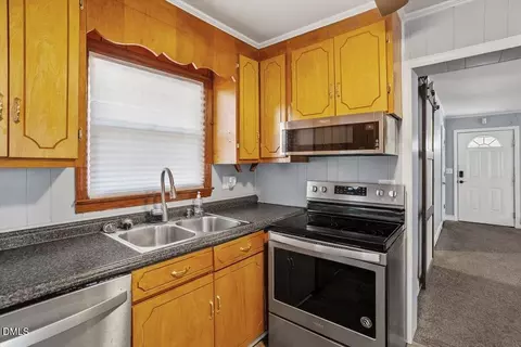 Kitchen - 3859 Bunnlevel Erwin Rd, Erwin, NC 28339 photo 3 of 4