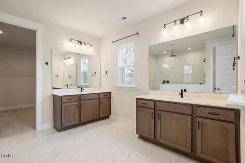 Bath - 541 Roycroft Dr, Wake Forest, NC 27587 photo 2 of 5