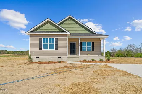 66 Ravenwind Ln, Lillington, NC 27546