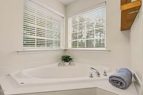 Bath - 3712 Appling Way, Durham, NC 27703 photo 2 of 6