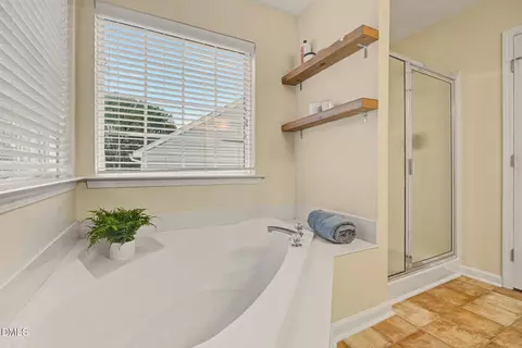 Bath - 3712 Appling Way, Durham, NC 27703 photo 4 of 6