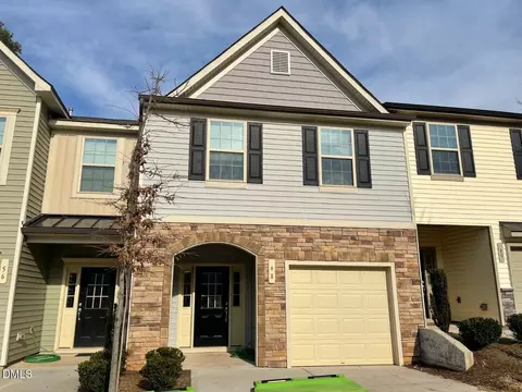48 Hawkstone Dr, Clayton, NC 27527