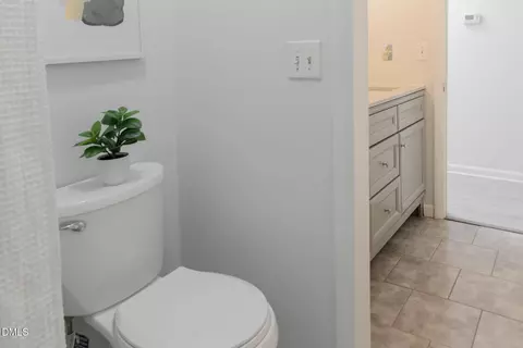 Bath - 124 Wicklow Ln, Durham, NC 27713 photo 3 of 3