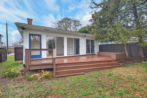 Exterior - 910 Oakland Ave, Durham, NC 27705 photo 7 of 7