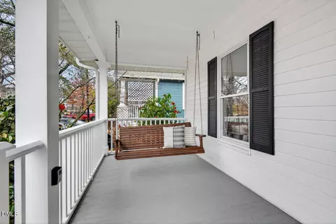 Exterior - 910 Oakland Ave, Durham, NC 27705 photo 2 of 7
