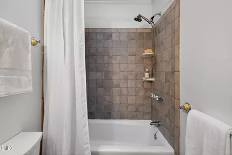 Bath - 910 Oakland Ave, Durham, NC 27705 photo 5 of 5