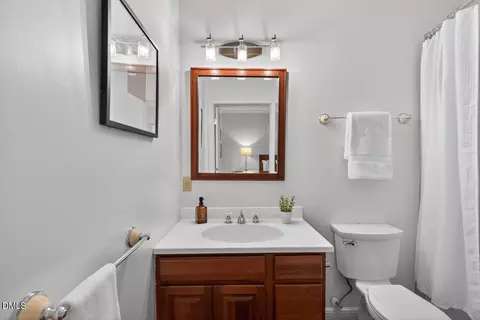 Bath - 910 Oakland Ave, Durham, NC 27705 photo 3 of 5