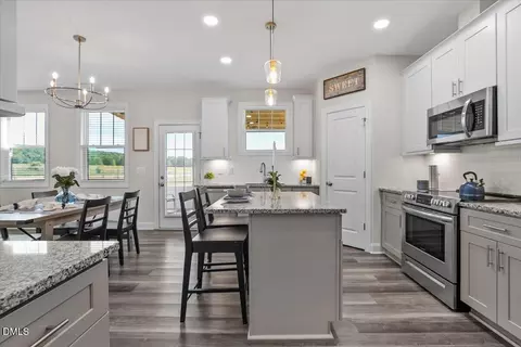 Kitchen - 5202 Goshawk Ln, Graham, NC 27253 photo 4 of 5
