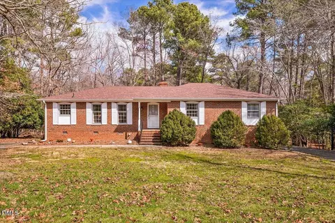 107 Aberdeen Ct, Carrboro, NC 27510