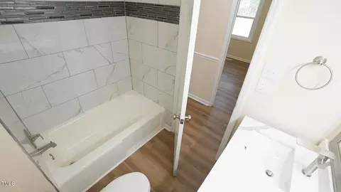 Bath - 909 Windcrest Rd, Durham, NC 27713 photo 2 of 10