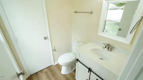 Bath - 909 Windcrest Rd, Durham, NC 27713 photo 4 of 10