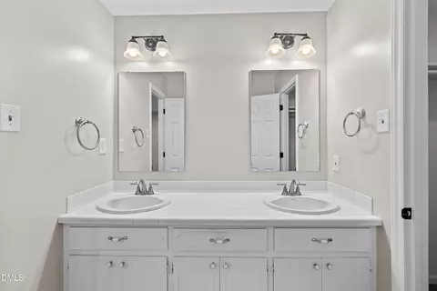 Bath - 5917 Scalybark Rd, Durham, NC 27712 photo 1 of 4