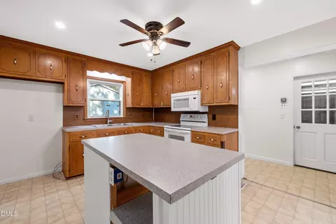 Kitchen - 5917 Scalybark Rd, Durham, NC 27712 photo 2 of 5