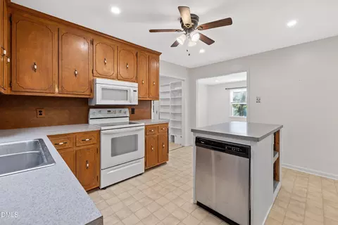 Kitchen - 5917 Scalybark Rd, Durham, NC 27712 photo 5 of 5