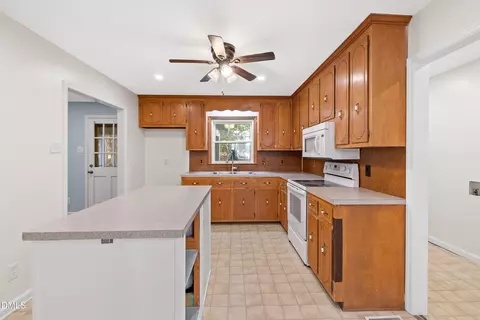 Kitchen - 5917 Scalybark Rd, Durham, NC 27712 photo 4 of 5