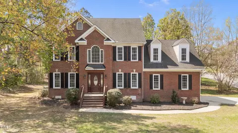 901 Birkdale Dr, Clayton, NC 27527