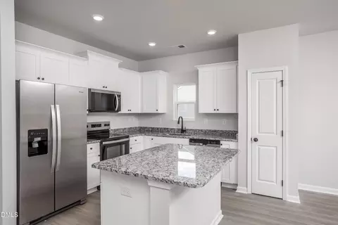 46 Foxton Pl, Angier, NC 27501 photo 2