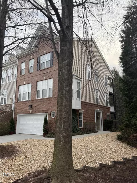 3647 Edgemont Dr, Raleigh, NC 27612