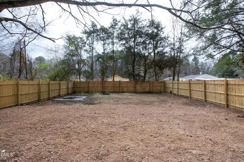 Exterior - 600 E Lizzie St, Selma, NC 27576 photo 2 of 4