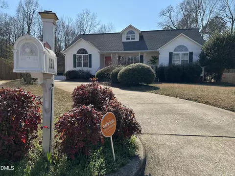 121 Blackthorne Pl, Garner, NC 27529