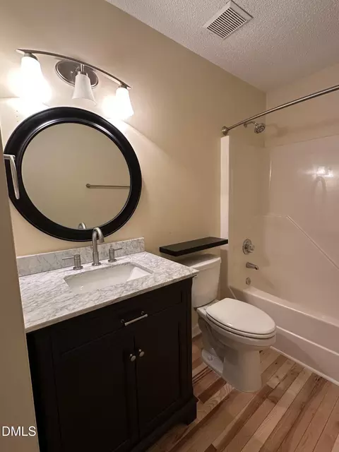 Bath - 121 Blackthorne Pl, Garner, NC 27529 photo 4 of 5