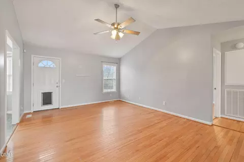 Living - 109 Morrison Dr, Smithfield, NC 27577 photo 2 of 3