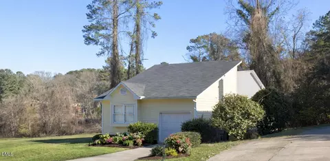 2432 Calvert Dr, Raleigh, NC 27610