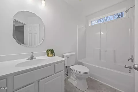 Bath - 545 Elm Ave, Wake Forest, NC 27587 photo 5 of 5