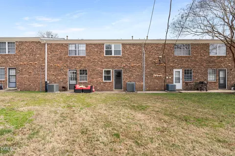 Exterior - 1002 Willow Dr #59, Chapel Hill, NC 27514 photo 1 of 2